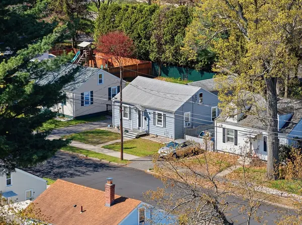 74 Gilman St, Springfield, MA 01118