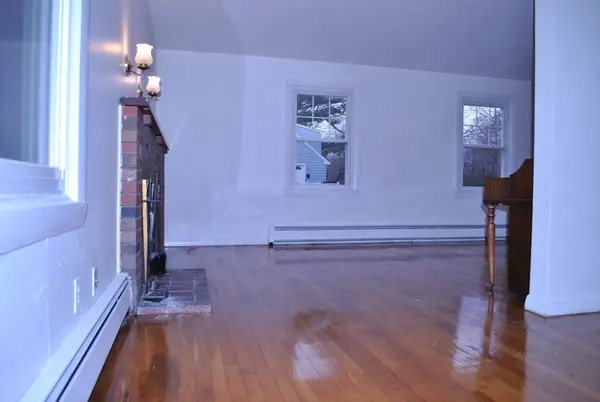 21 Goldsmith Ave, Beverly, MA 01915