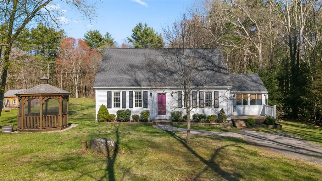 200 New Boston Rd, Sturbridge, MA 01566 - #1