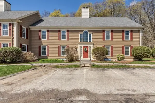 35 Essex Green Lane #D, Peabody, MA 01960