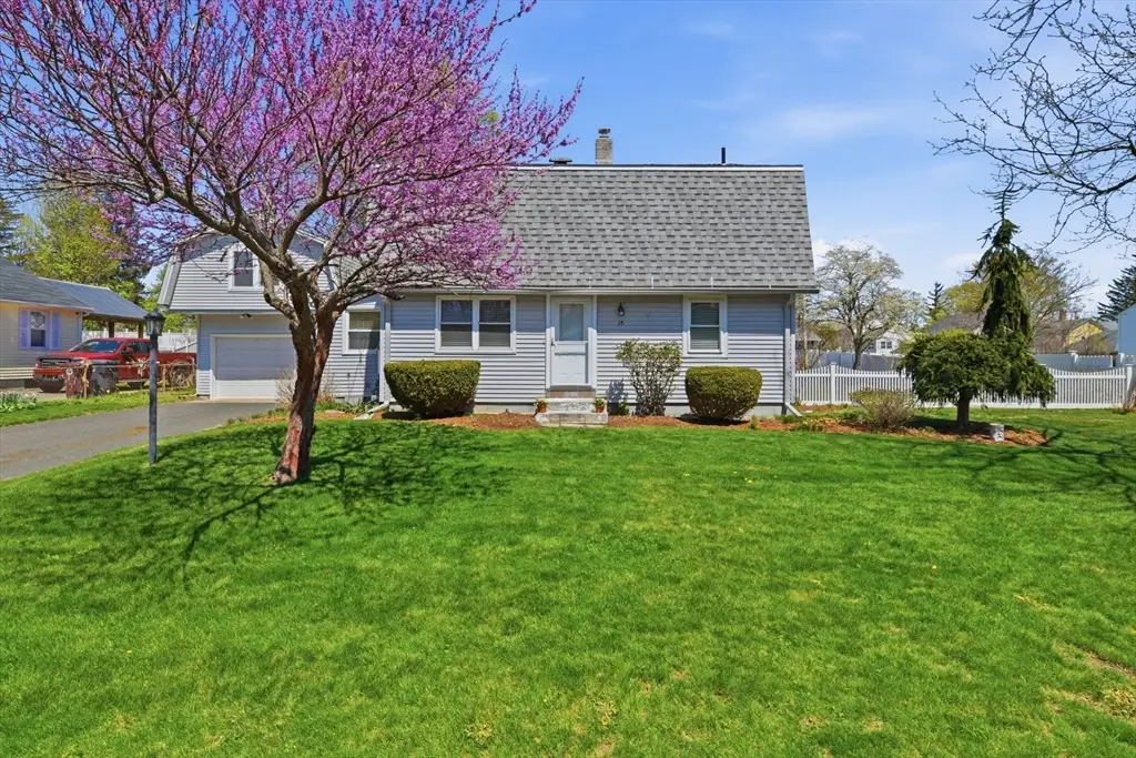 25 Coolidge Ave, Westfield, MA 01085 - #1
