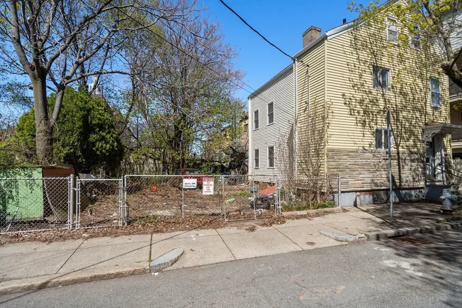 39 Hunting Street, Cambridge, MA 02141 - #3