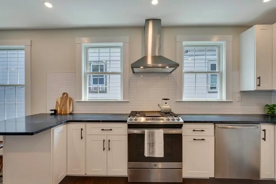 68 Flint St, Somerville, MA 02145 - #3