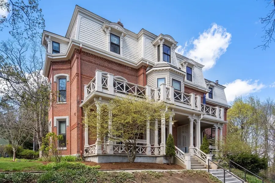 101 Summit Ave #D, Brookline, MA 02446 - #2