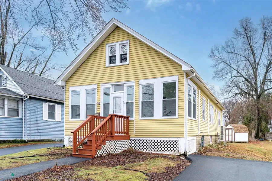 17 Oak St, West Springfield, MA 01089 - #2