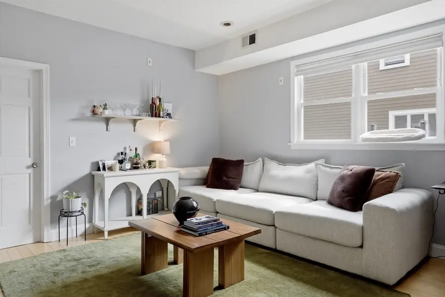 135 I St #A, Boston, MA 02127 - #3