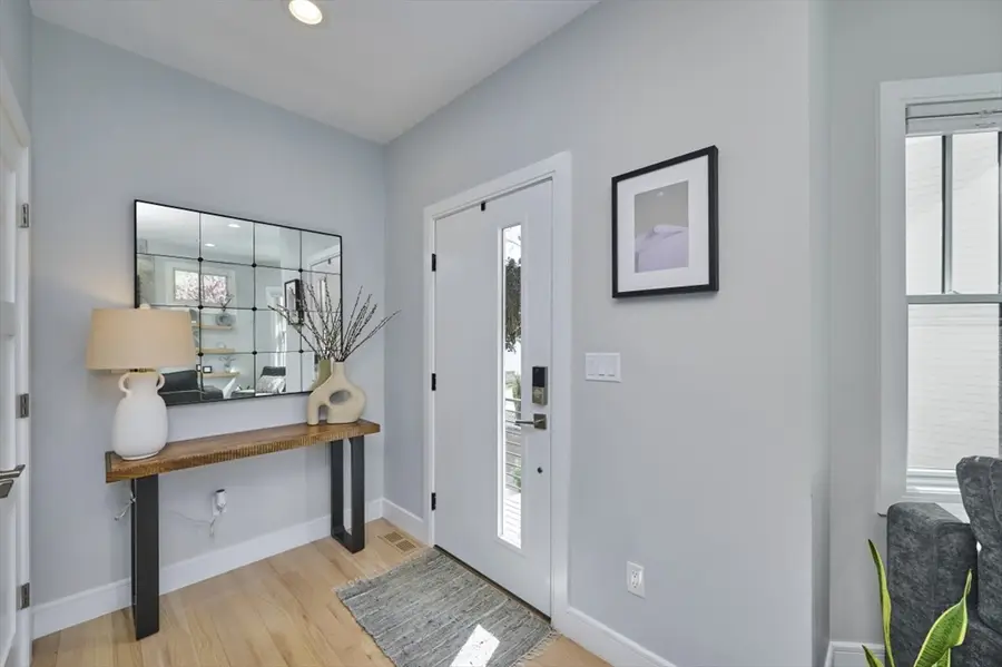 1096 Chestnut St #1096, Newton, MA 02464 - #3