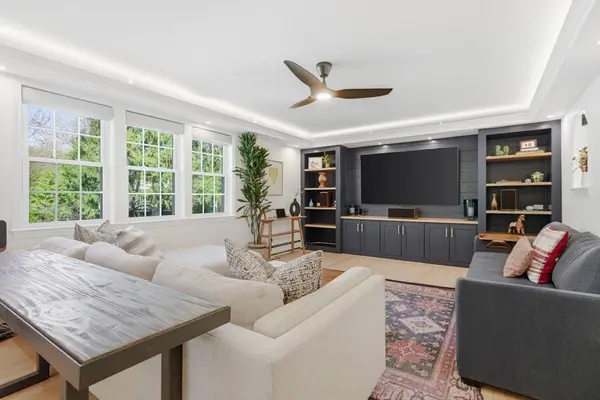 66 Pleasant St, Melrose, MA 02176