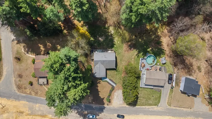 21 Dug Hill Rd, Holland, MA 01521 - #3