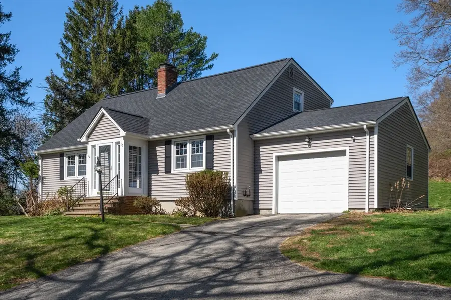 89 Center Rd, Dudley, MA 01571 - #2