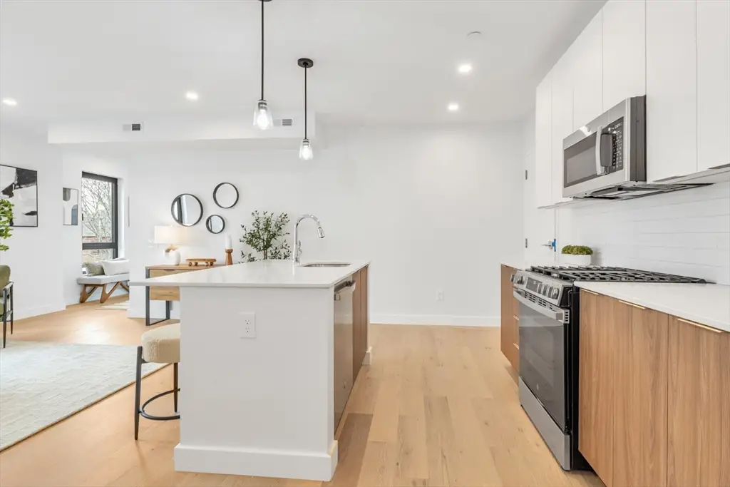 3992 Washington St #206, Boston, MA 02131 - #1