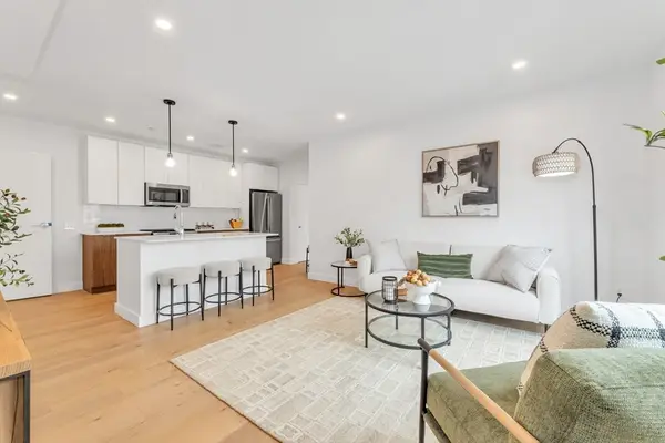 3992 Washington St #302, Boston, MA 02131