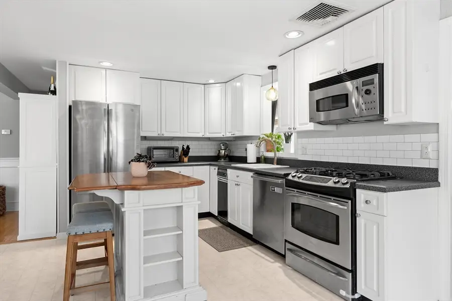 14 Mill St, North Reading, MA 01864 - #3