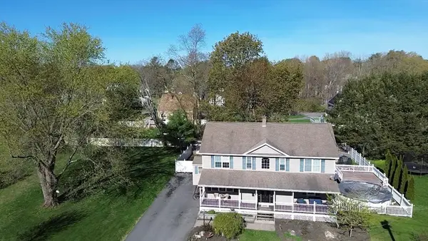 24 Lind St, Oxford, MA 01540