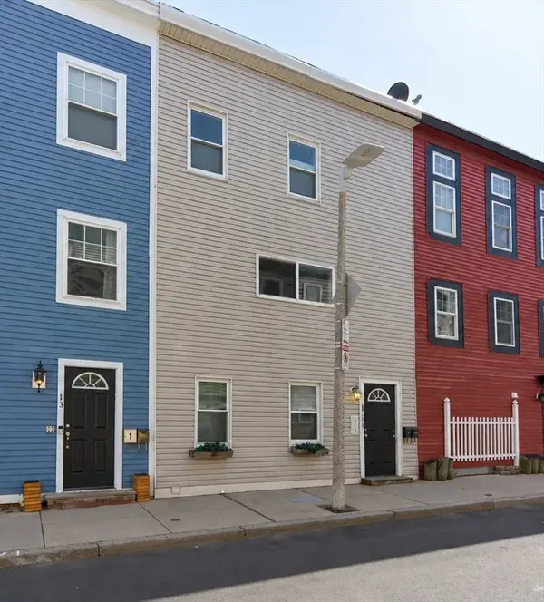 11 Emmet St, Boston, MA 02127