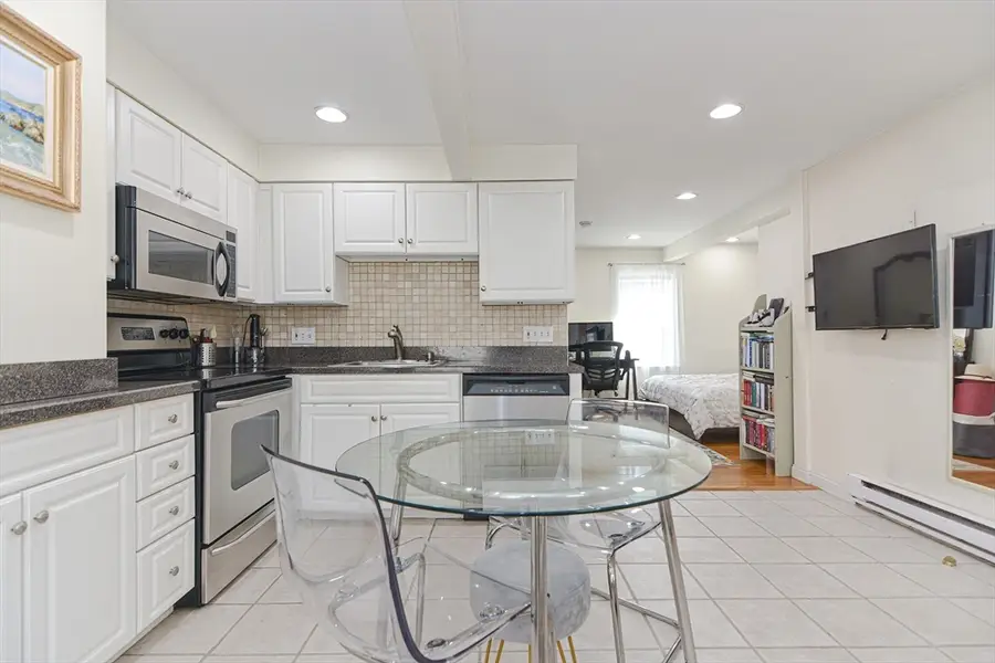 11 Emmet St, Boston, MA 02127 - #3