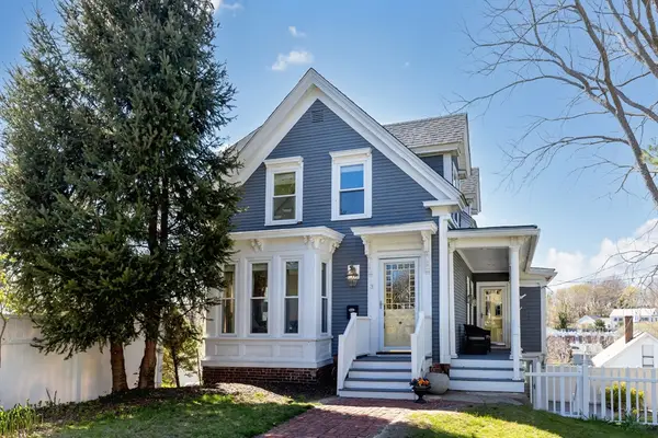 3 Massasoit St, Plymouth, MA 02360