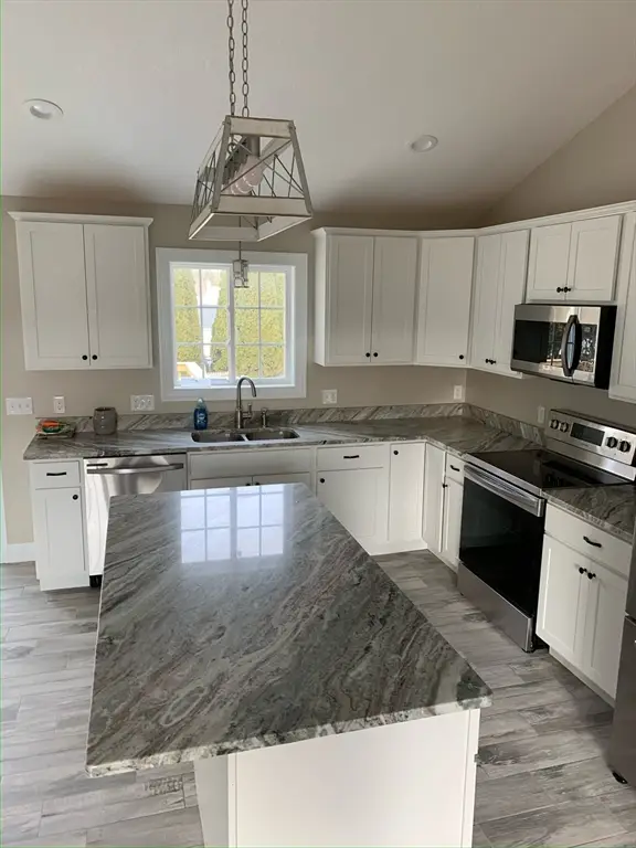 86 Beaumont Ave, Chicopee, MA 01013 - #3