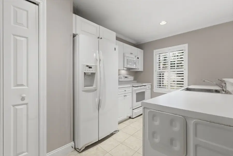 27 Commonwealth #1, Newton, MA 02467 - #3