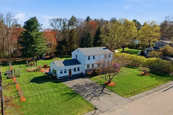 3 Beach St, Norton, MA 02766