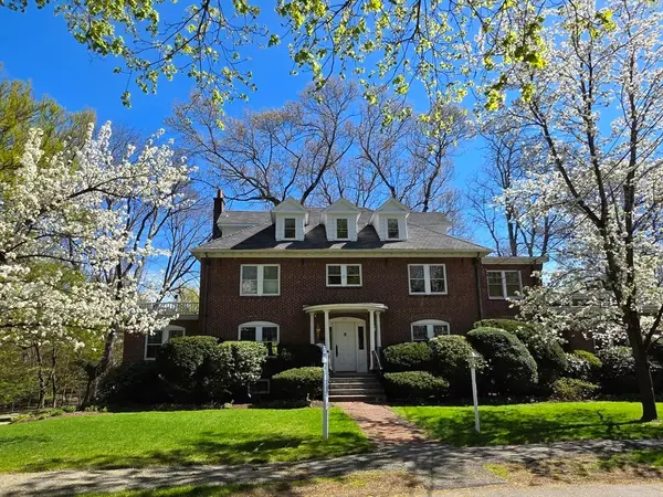 24 Radcliff Rd, Newton, MA 02468