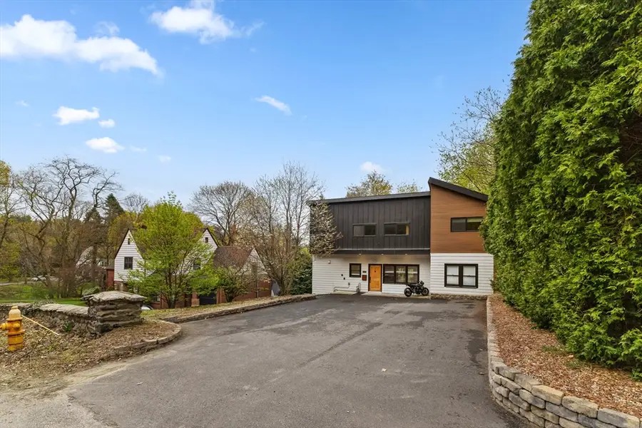 335 Salisbury St, Worcester, MA 01609 - #3