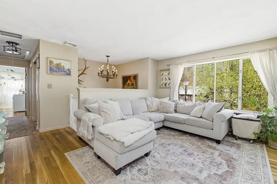 7 Barrows Ct, Norton, MA 02766 - #3