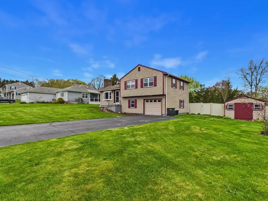 18 Duke St, Somerset, MA 02726 - #3