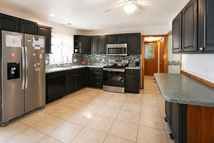 21 Ryan Cir, Springfield, MA 01118 - #2