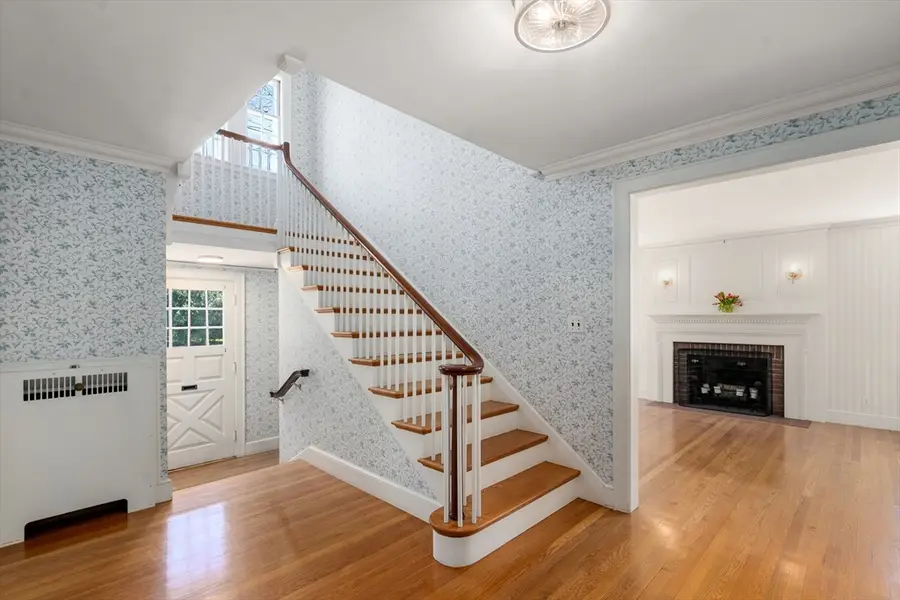 23 Thackeray Road, Wellesley, MA 02481 - #3