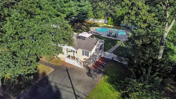 11 Moore St, Wilmington, MA 01887