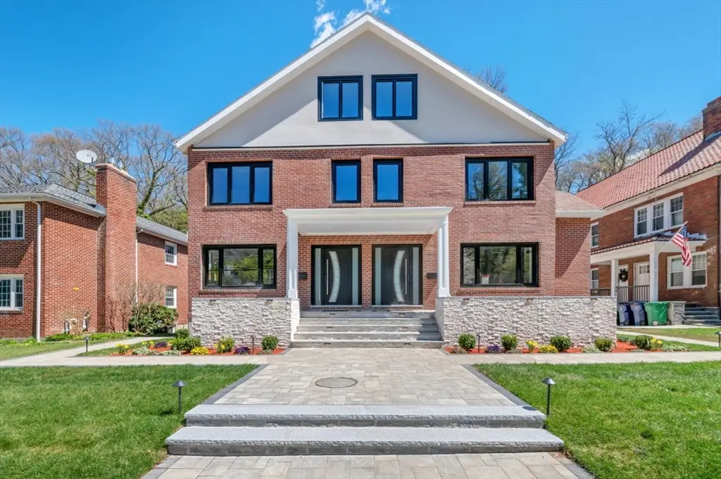 442 Lowell Ave, Newton, MA 02460 - #1