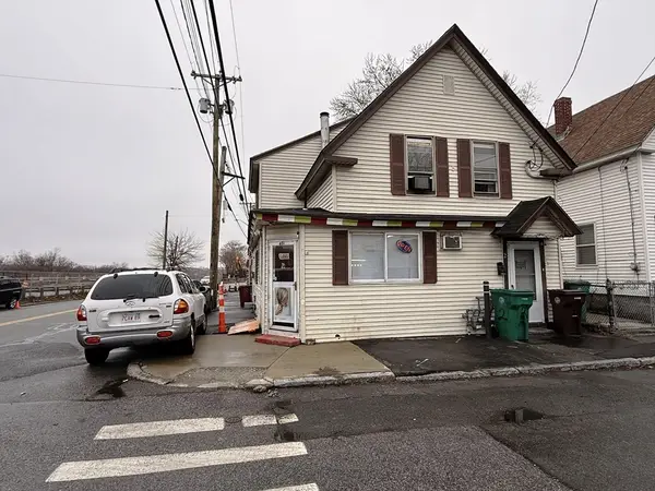 2 West Street, Lowell, MA 01850