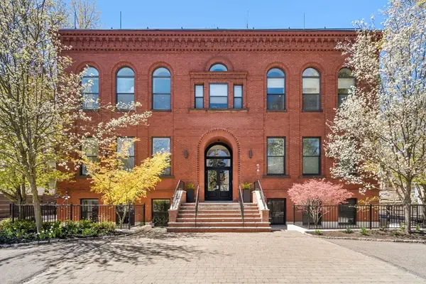 11 Wyman St #2A, Boston, MA 02130