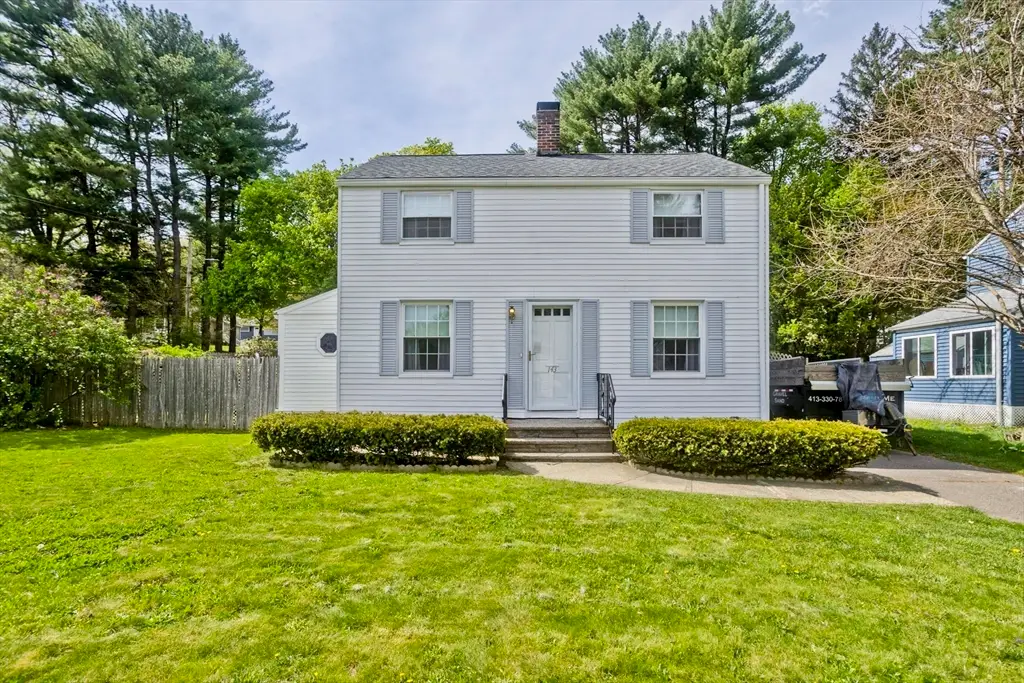 143 Sycamore St, Holyoke, MA 01040 - #1