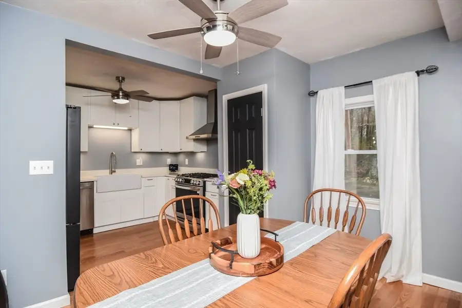 51 Richardson Ave, Dracut, MA 01826 - #3