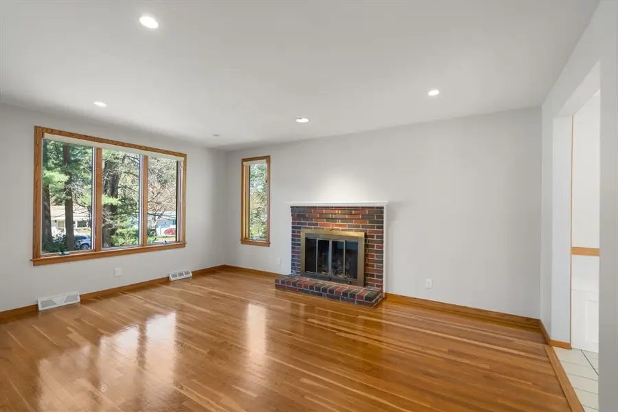 109 Jerrold St, Holliston, MA 01746 - #2