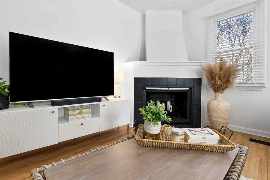 12 Pickett St #H, Beverly, MA 01915 - #3