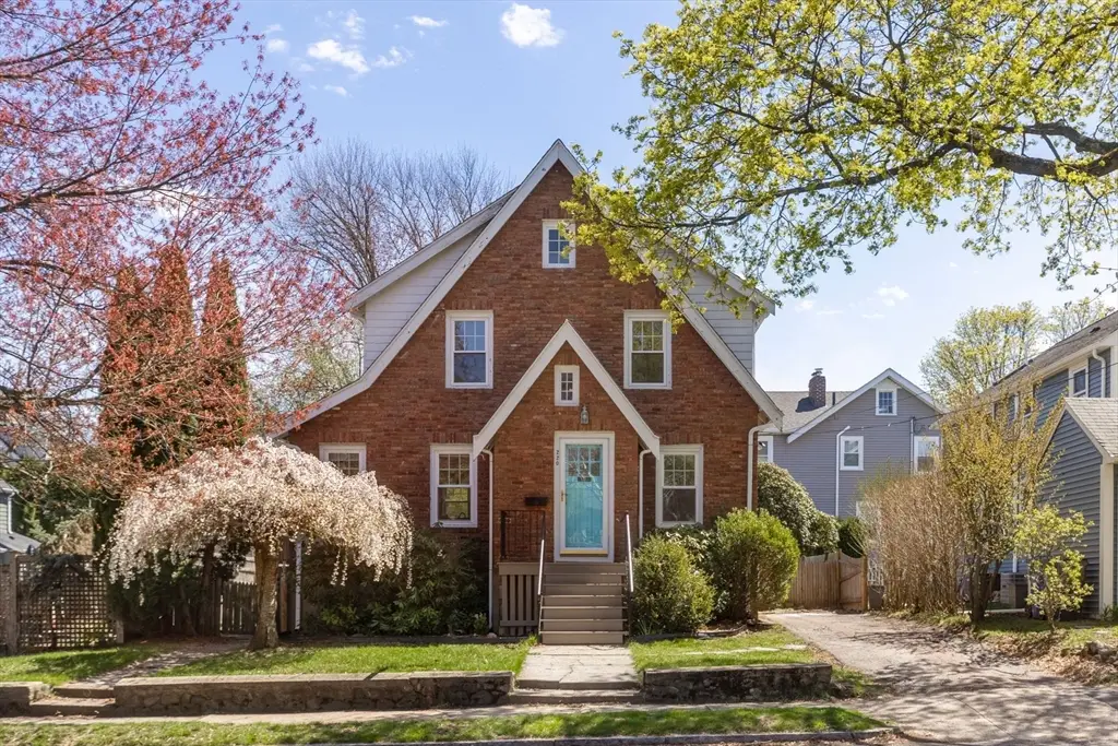 220 Hillside Avenue, Arlington, MA 02476 - #1