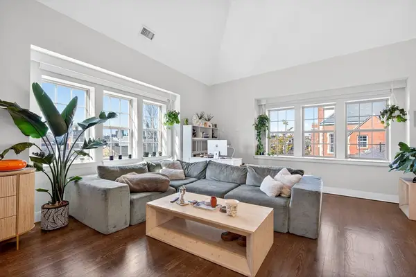 225 Dorchester St #15, Boston, MA 02127