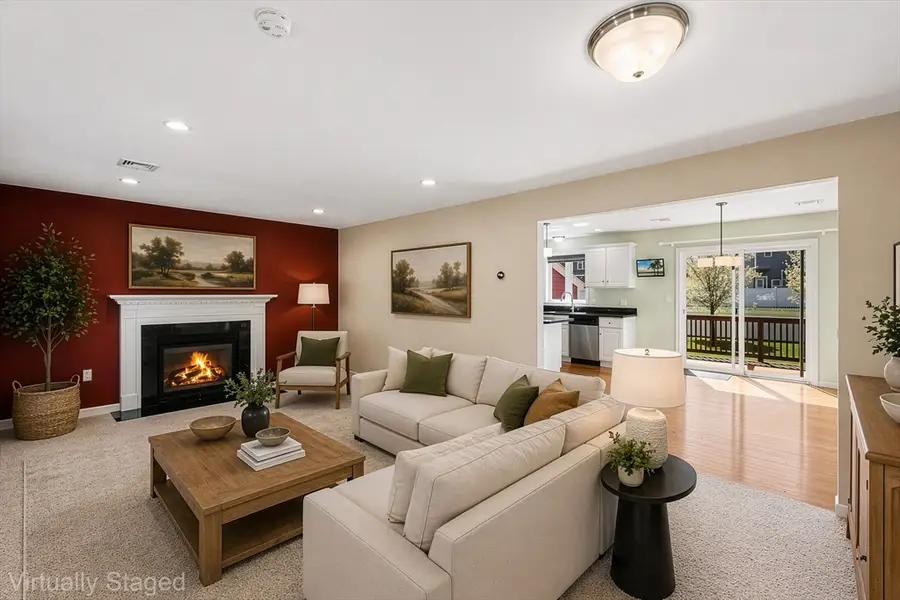 29 Saw Mill Ln, Rockland, MA 02370 - #3