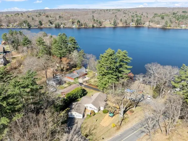 106 Wickaboag Valley Rd, West Brookfield, MA 01585