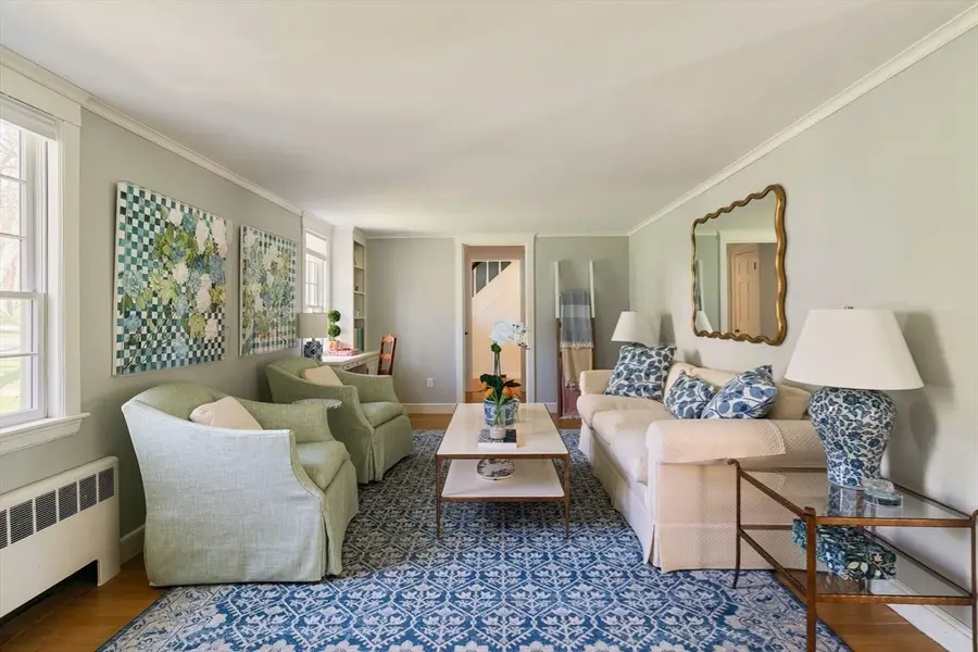 22 Standish Rd, Wellesley, MA 02481 - #2