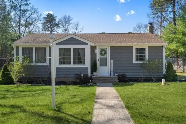 6 Skylark Ave, Plymouth, MA 02360