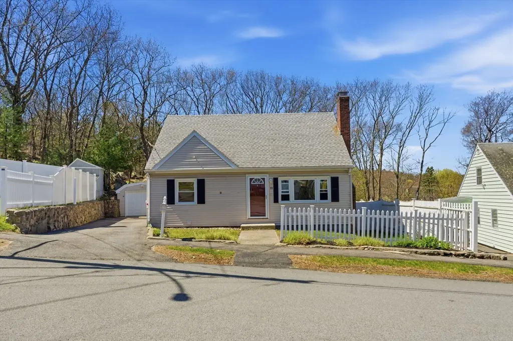 11 Cannon Rock Rd, Lynn, MA 01904 - #1