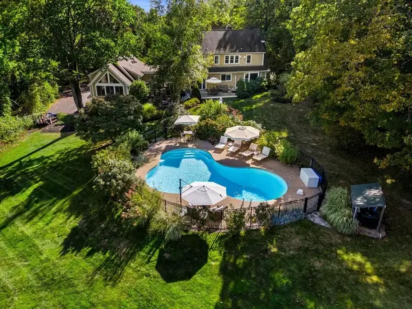 11 Archelaus Hill Rd, West Newbury, MA 01985