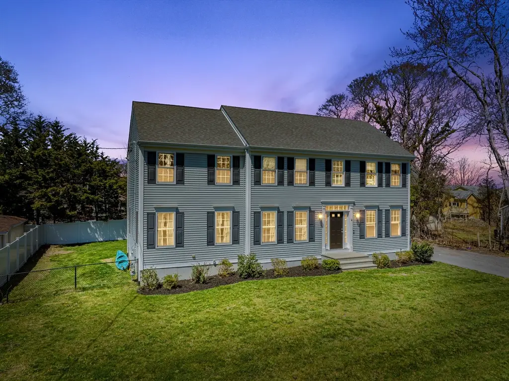14 Grandview Ave, Fairhaven, MA 02719 - #1