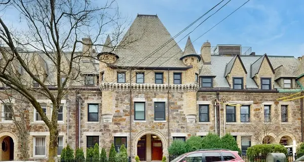 322 Tappan St #2, Brookline, MA 02445