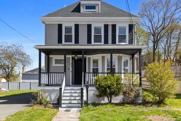 32 Coolidge Ave, Peabody, MA 01960