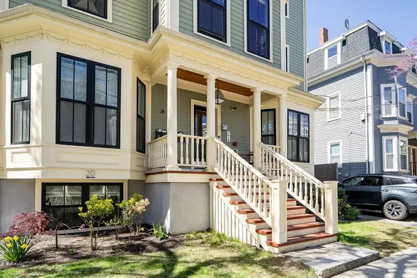 18 Tufts St #4, Cambridge, MA 02139